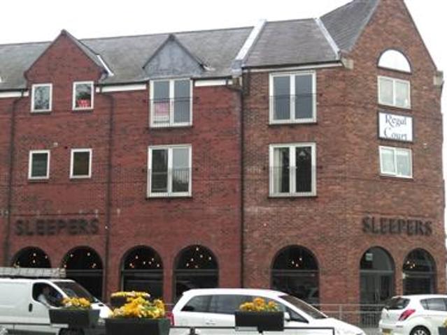 21 Regal Court, Beverley HU17 7GD 2 bed flat to rent £800 pcm £185 pw