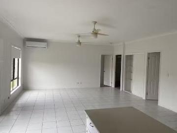 21 Reynolds Close, Redbank Plains, QLD 4301