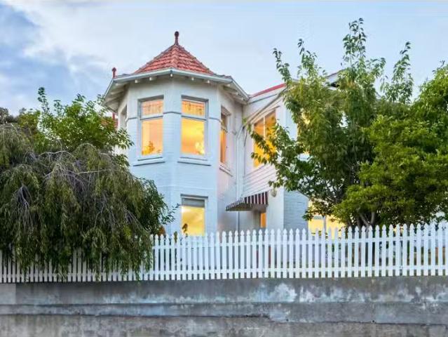 2/1 Roberts St, West Hobart Apartment for rent Listed by Lewi.
