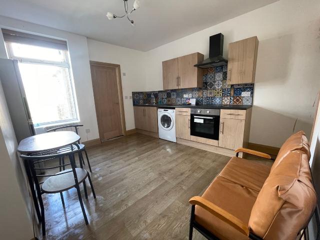 21 Rose Avenue, Doncaster, South Yorkshire DN4, 1 bed flat to rent, £595 pcm | PrimeLocation