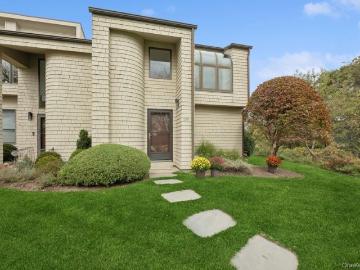 21 S Fulton Dr, Unit 29, Montauk, NY 11954 | MLS #957599