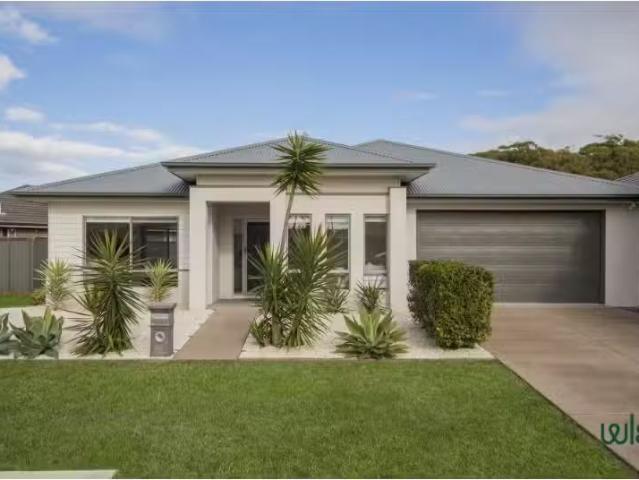 21 Sandcastle Street, FERN BAY House for rent Listed by Rex M.