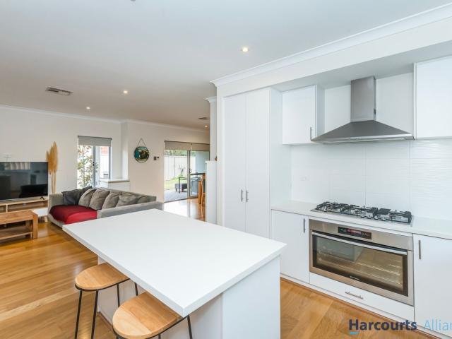 21 Sabro Lane, CAVERSHAM, WA 6055