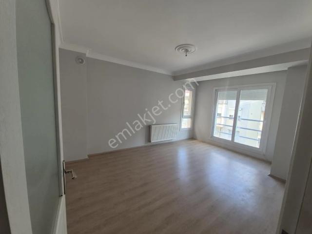 2+1 Satılık Daire Bornova Evka 3 Metro Ege Üniv. Kampüs Yakını