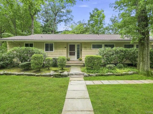 21 Seely Pl, Scarsdale, NY 10583