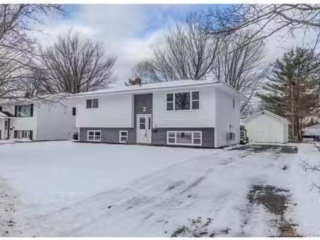 21 Shawn Crt, Riverview, NB, E1B 3R5 house for sale Listing.