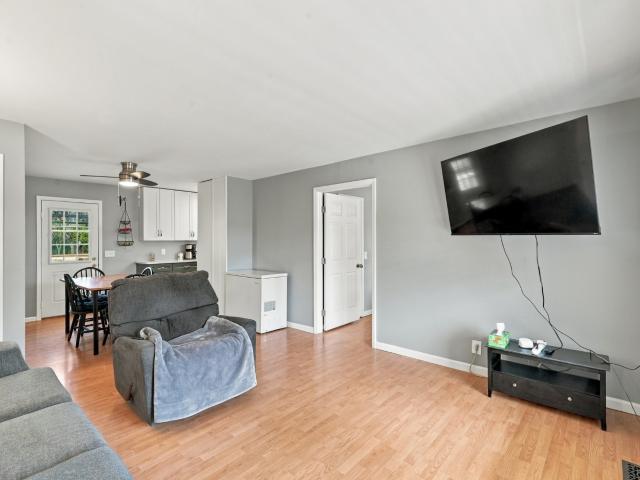21 Spring Hill Rd