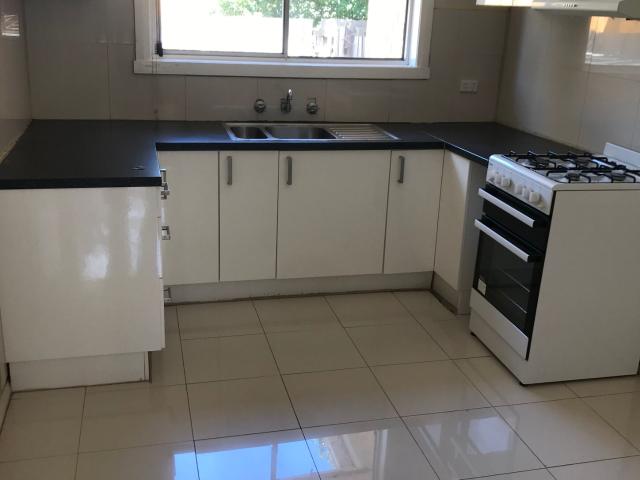 2/1 Stewart Grove, CAMPBELLFIELD, VIC 3061