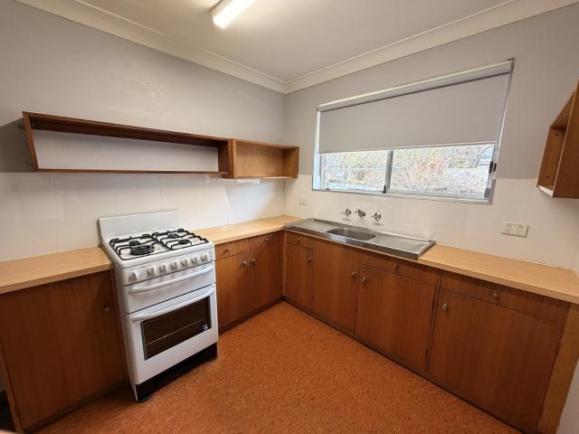 2/1 Sunset AvenueArmidale NSW 2350, Australia