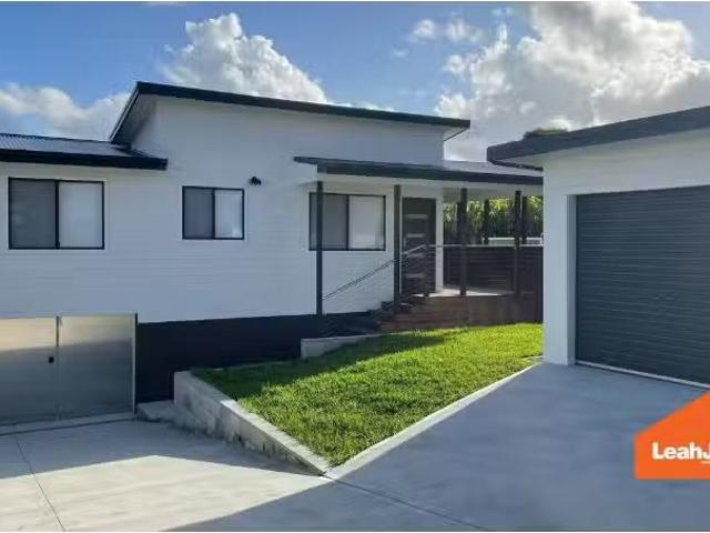21A Glendale Drive, Glendale House for rent Listed by Leasing.