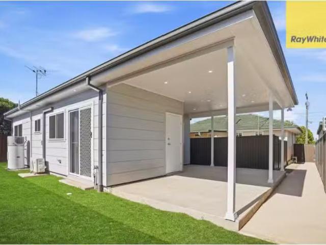 21a Finisterre Avenue, WHALAN House for rent Listed by Allana.