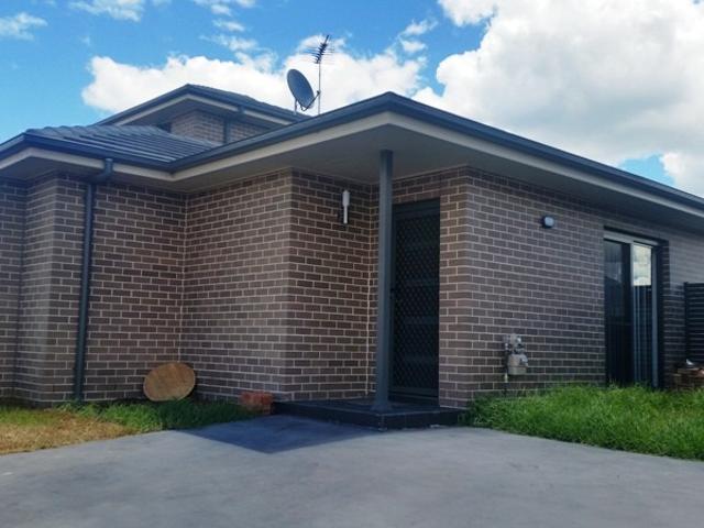 21A Pacific Palms Circuit, Hoxton Park, NSW 2171 Studio for Rent Ray White Green Valley Real Estate Agency