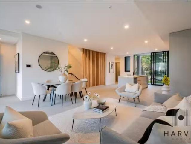 2/1A Roxy Place, Lindfield Townhouse for rent Listed by Emma.