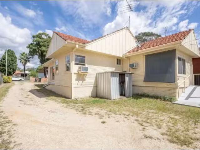 21B Cosgrove Crescent, Kingswood House for rent Listed by Kri.