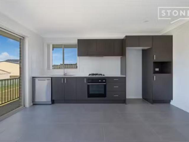 2/1B Prince Street, Bellbird Townhouse for rent Listed by Kim.