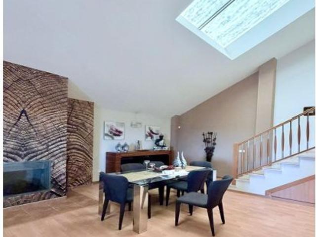 21Inmobiliarias vende este estupendo chalet en cumbres de calicanto