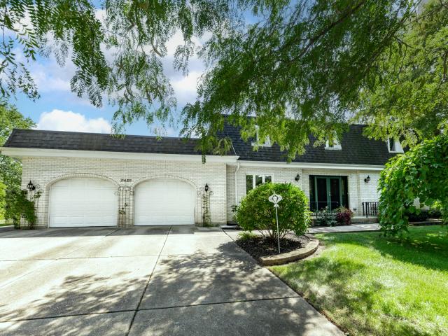 21W325 Sunnyside Drive