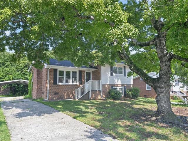 2204 Maybank Drive