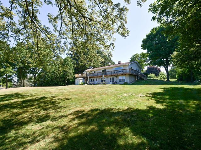 2204 Oakdale Dr