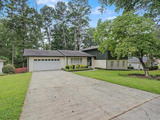 2204 Pine Point Drive