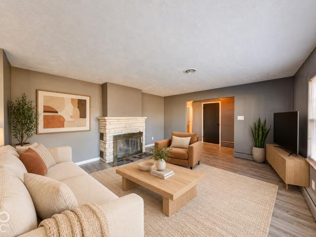 2204 W 63rd Street