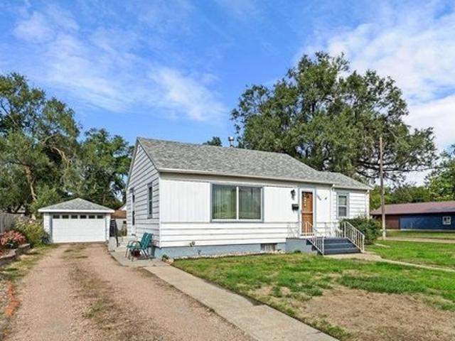 2204 6th St, Columbus, NE 68601