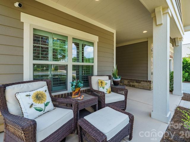 2205 Lincolnshire Lane