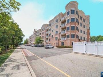 2205 Windsor Park Court # 205