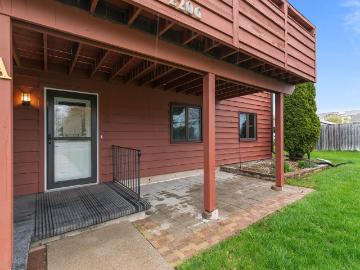 2206 meadowbrook court