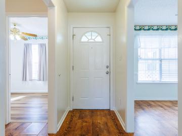 2206 Pin Oak Circle