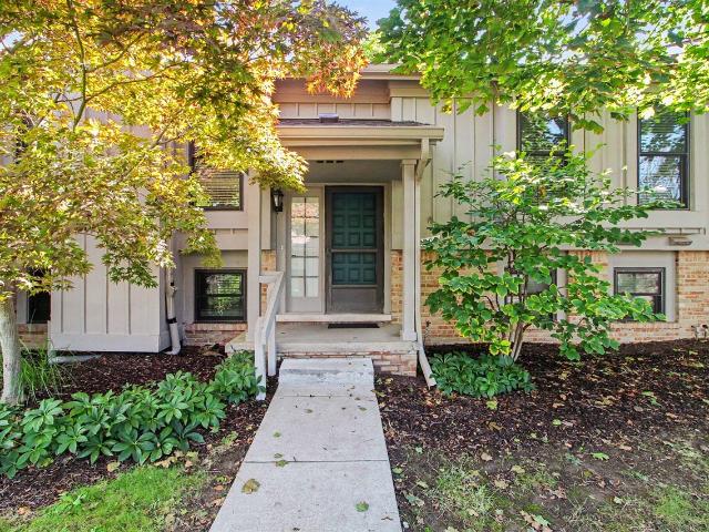 2206 Rivenoak Court