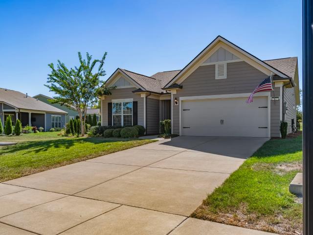 2207 Henderson Dr