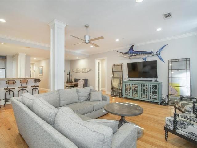 2207 Post Office Street 315