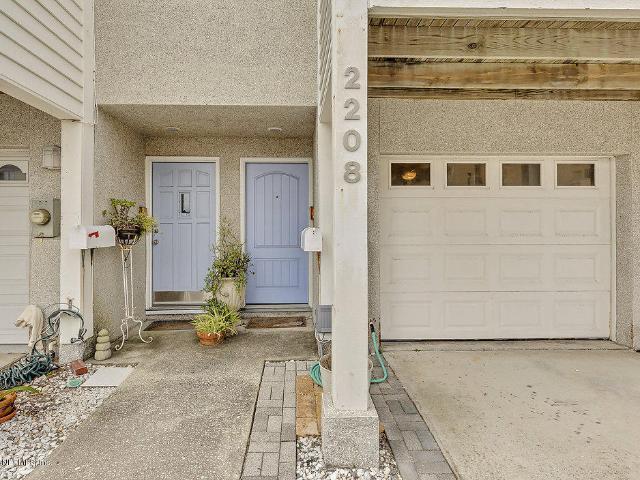 2208 Ocean Dr S, Jacksonville Beach, FL 32250 | MLS #915745