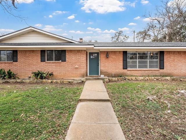 2208 Lake Forest Drive