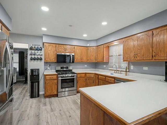 2208 Root St, Crest Hill, US, IL