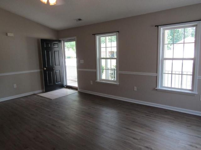 2208 Seaford Dr