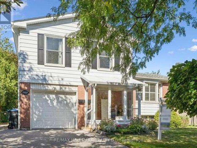 2209 Buttonbush Crescent, Mississauga, ON, L5L 1C4 house for sale | Listing ID W13827 | Royal LePage