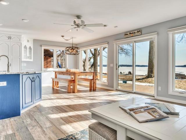 2209 Lakeshore Drive