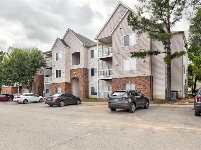 2200 N Classen Boulevard # 6126