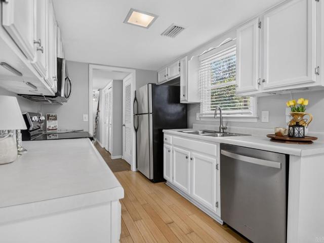 2200 Andover Ct #605