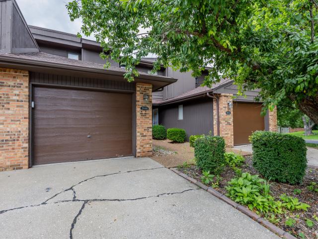2200 bushnell dr b
