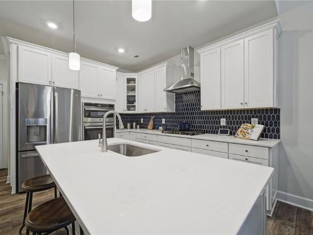 2200 Fallon CIR