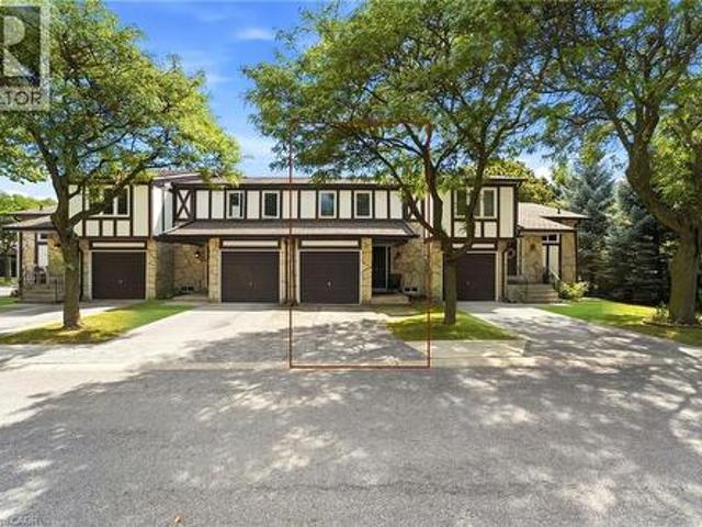 2200 Glenwood School Drive Unit# 35, Burlington, ON, L7R 4H7 townhouse for sale | Listing ID 40859 | Royal LePage