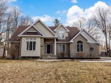 2200 Rue De La Volière, Saint Lazare, QC, J7T 2G6 house for sale | Listing ID 12491 | Royal LePage