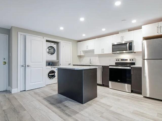 2200 Sherobee 2 Bedroom Apartment for Rent at 2200 Sherobee Rd, Mississauga, ON L5A 3Y3 Cooksville