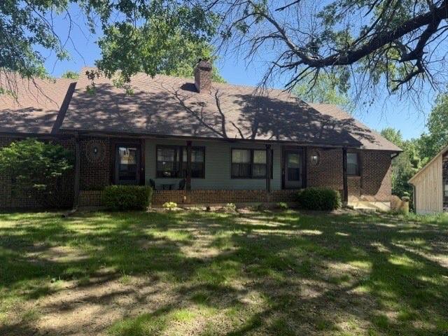 2200 Twin Oaks Drive