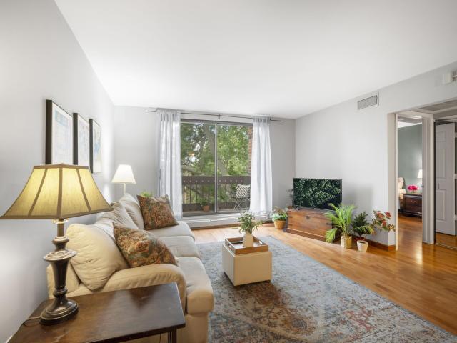 2200 W Good Hope Rd, Unit 317
