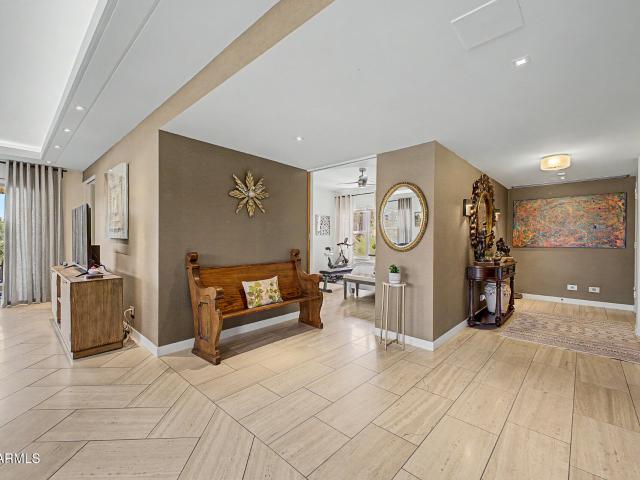 2201 N Central Avenue # 2F