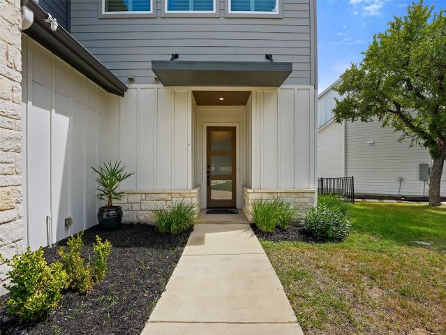 2201 Belaire Dr